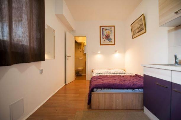 Centar 2 Private Room With Ensuite And Kitchenette Split Exterior photo